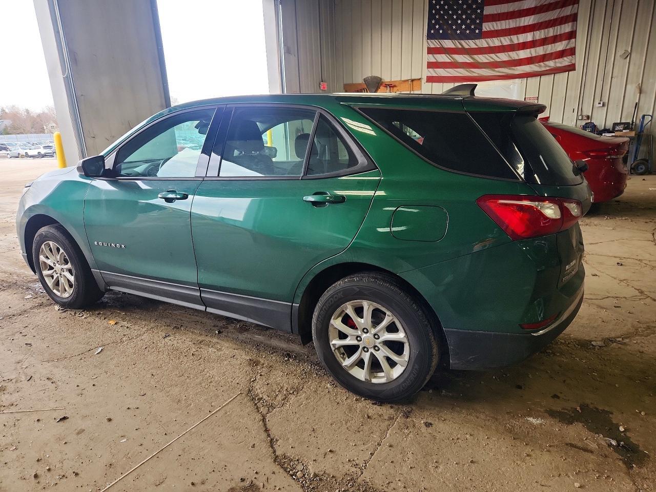 2018 Chevrolet Equinox Ls - Фото 2