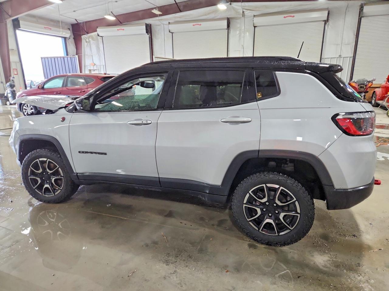 2024 Jeep Compass Trailhawk - Фото 2