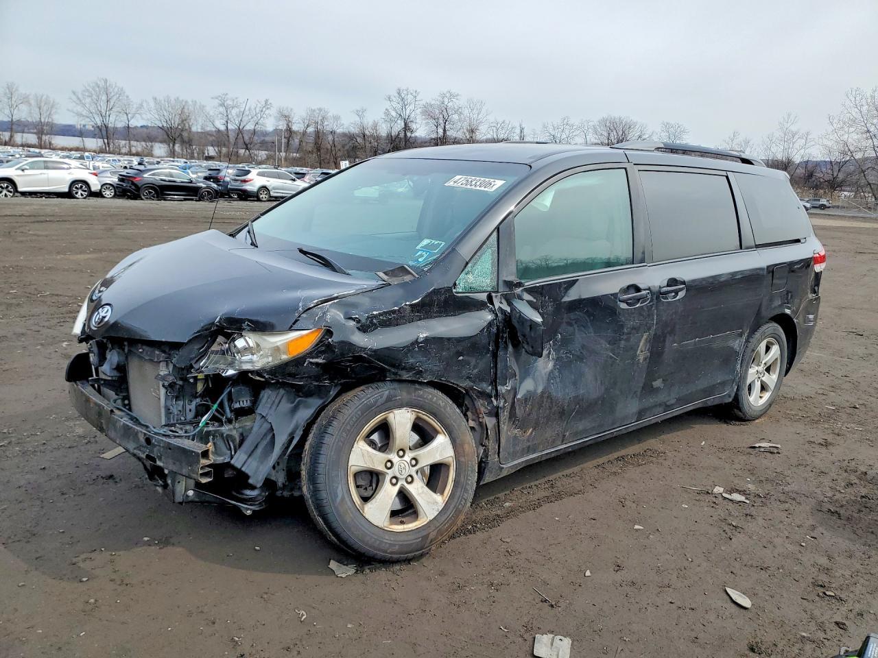 2014 Toyota Sienna Le 8-Passenger