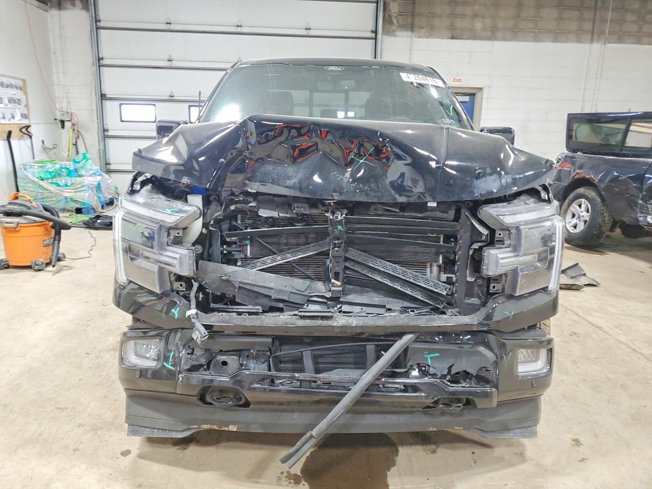 2024 Ford F150 Platinum - Image 5