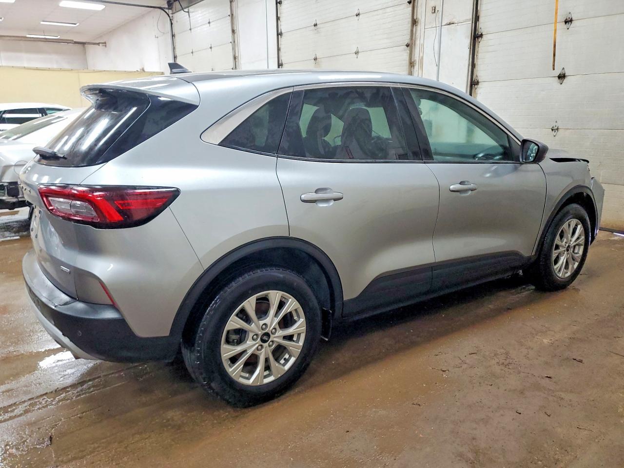 2023 Ford Escape Active - Image 3