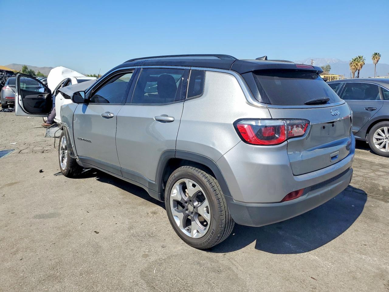 2020 Jeep Compass Limited - Фото 2