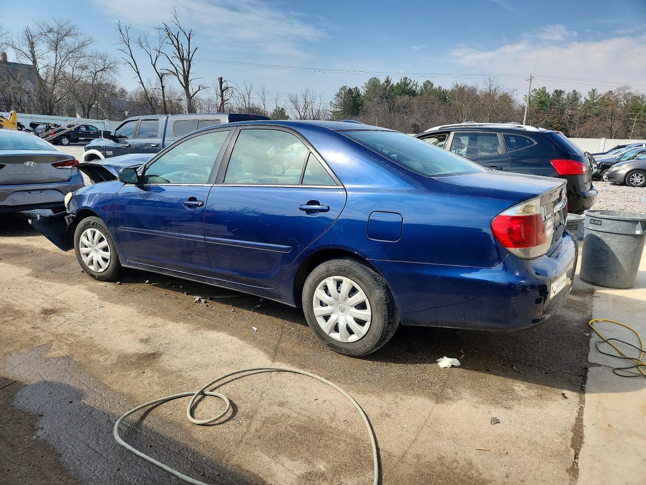 2005 Toyota Camry Le - Фото 2