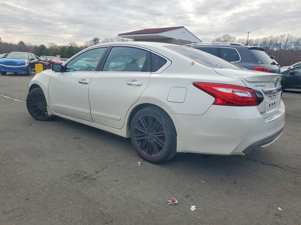 2016 Nissan Altima 2.5 Sr - Image 2