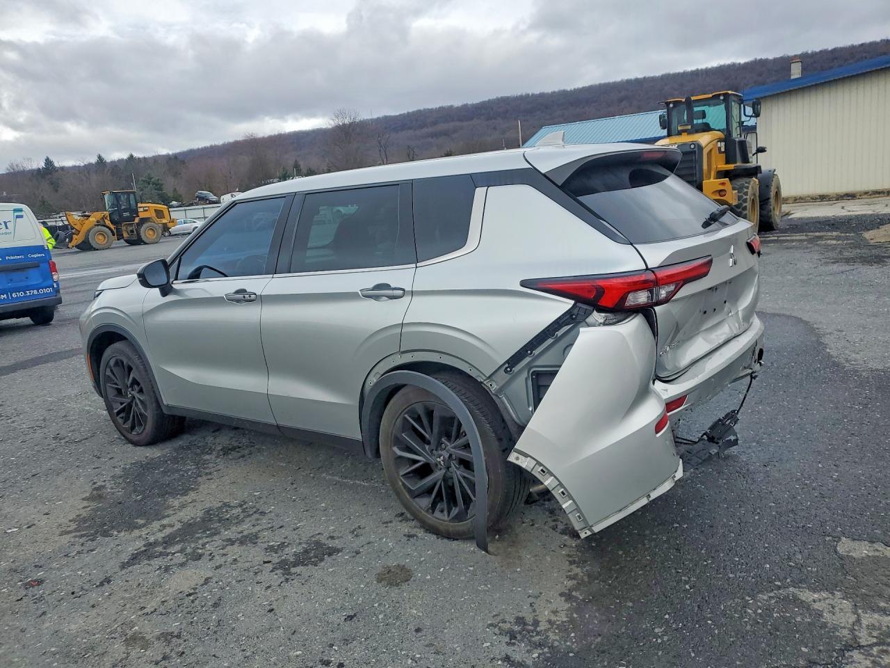 2022 Mitsubishi Outlander Se - Фото 2