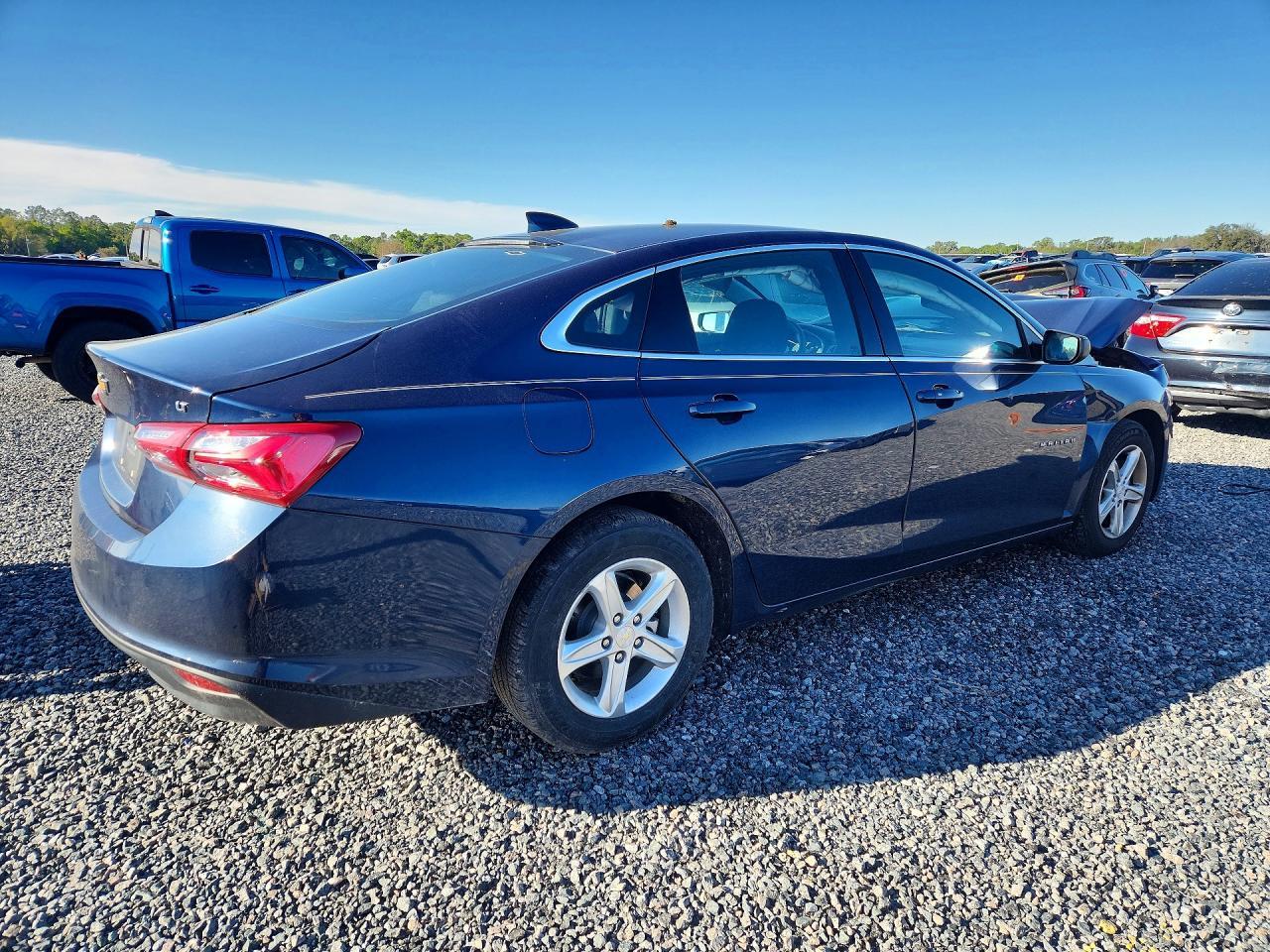 2022 Chevrolet Malibu Lt - Фото 3