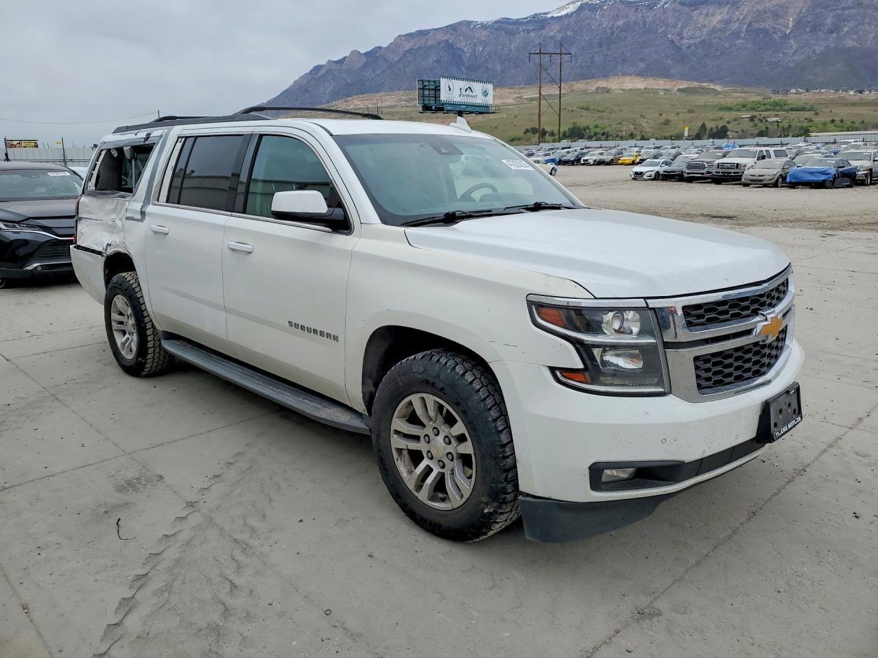 2015 Chevrolet Suburban - Image 4