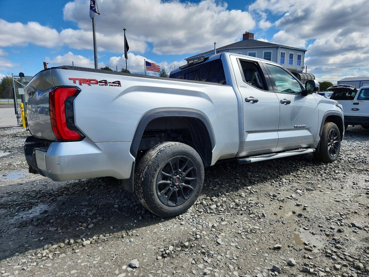 2022 Toyota Tundra Limited - Фото 3