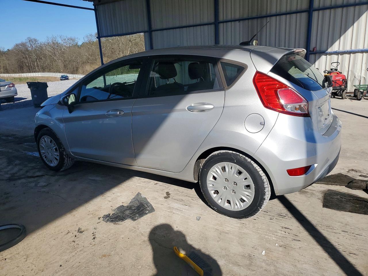 2016 Ford Fiesta S - Фото 2