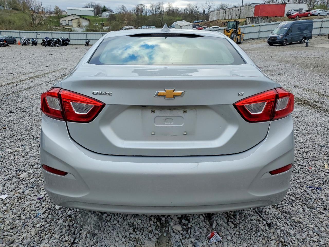 2018 Chevrolet Cruze Lt - Image 6