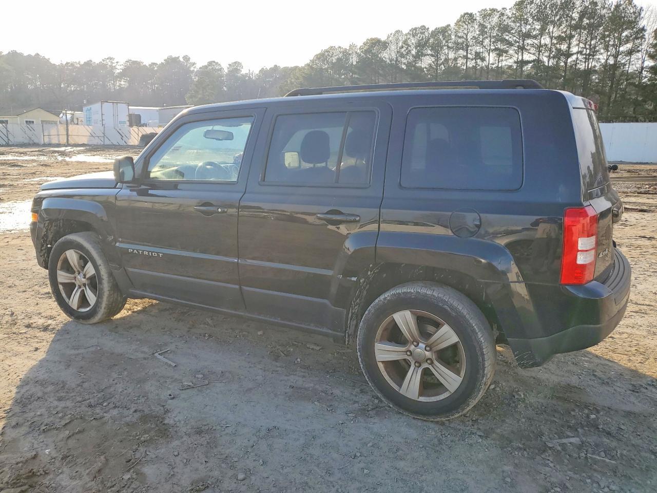2016 Jeep Patriot Latitude - Фото 2