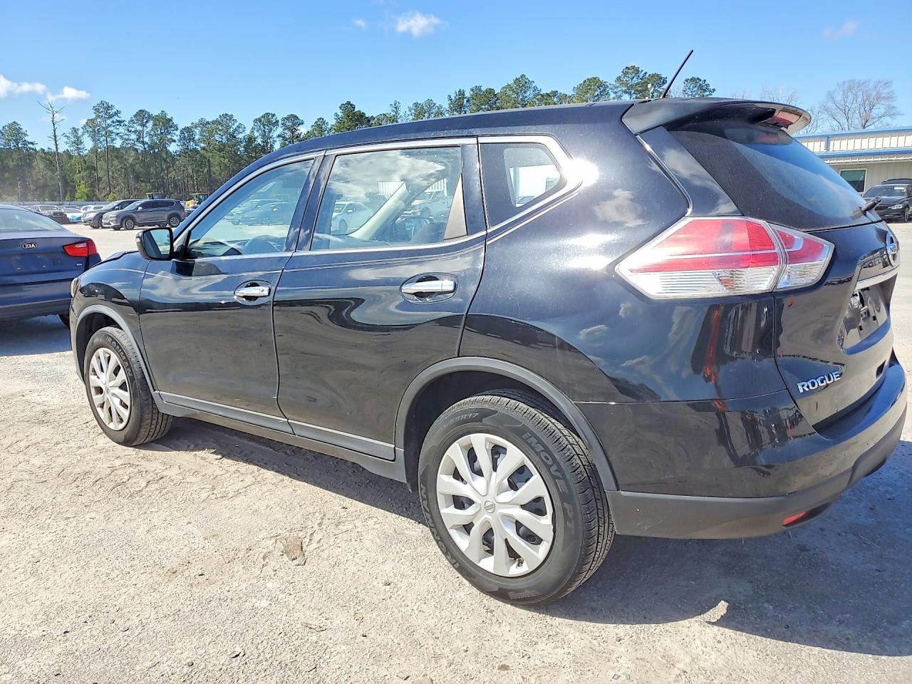 2015 Nissan Rogue S - Фото 2