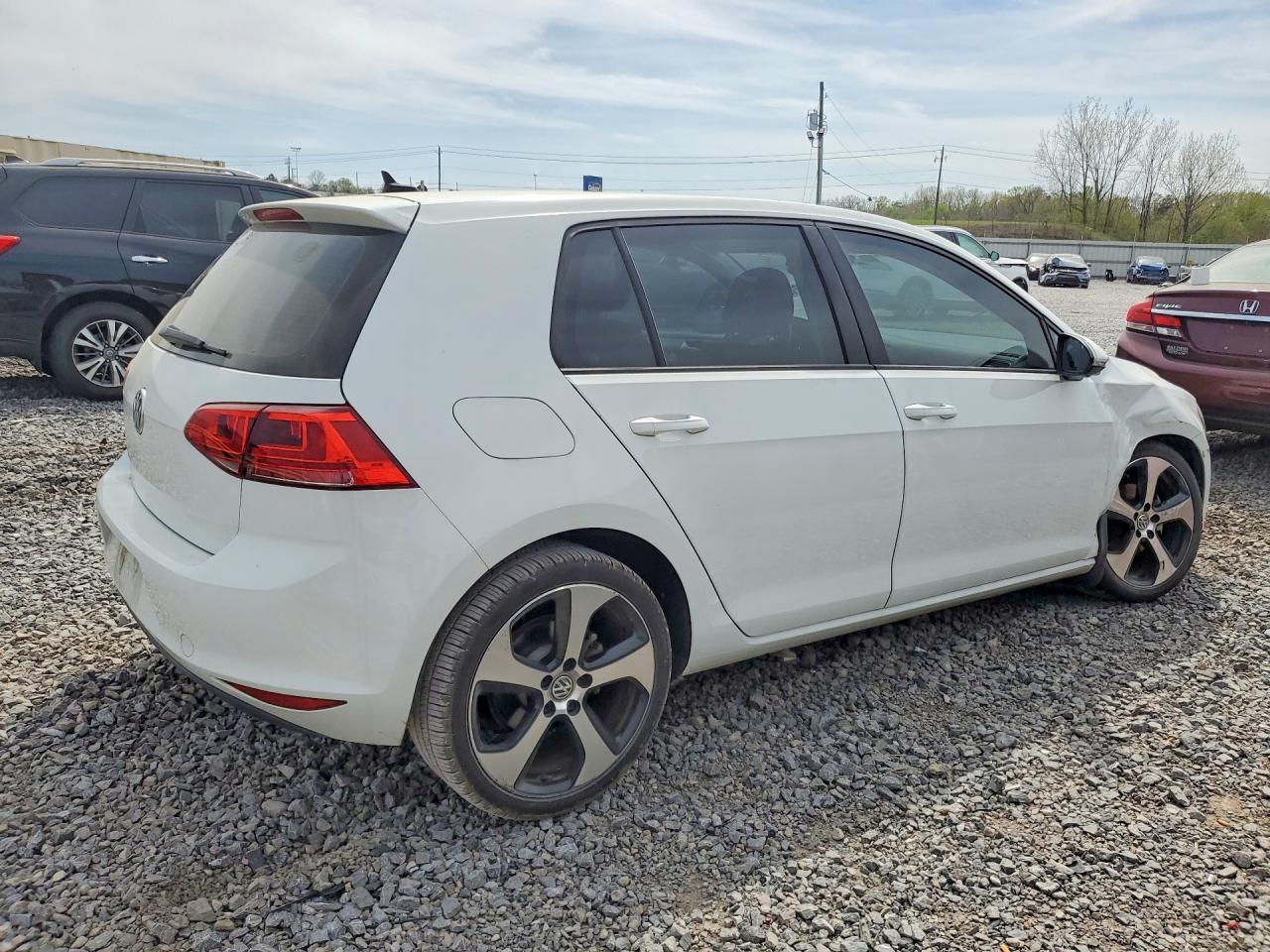 2016 Volkswagen Golf S - Фото 3