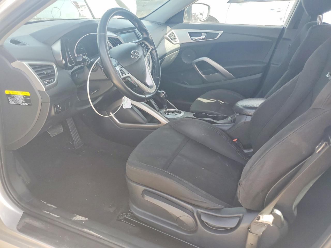 2017 Hyundai Veloster Base - Фото 7