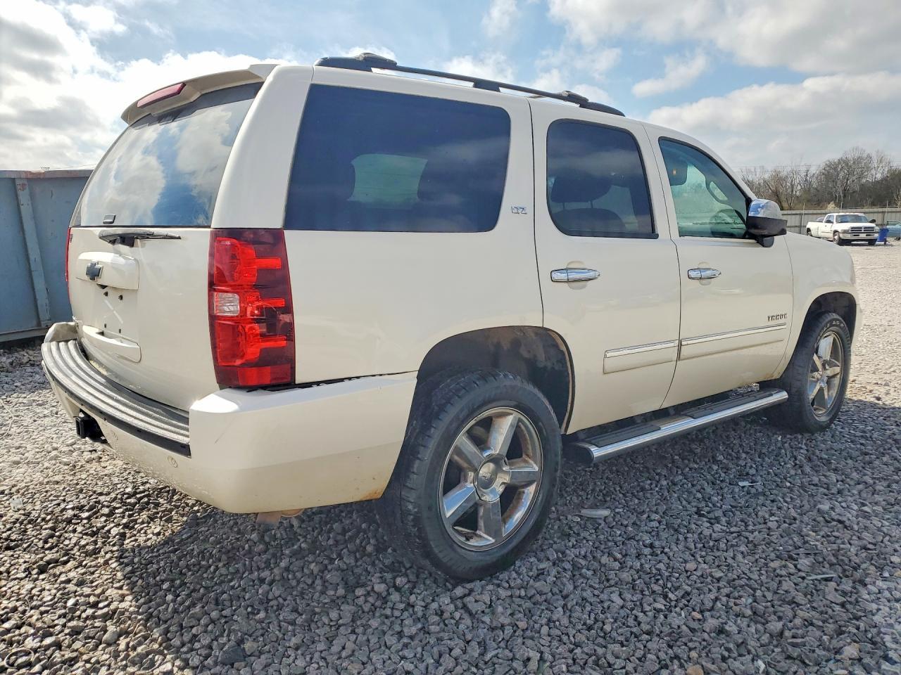 2013 Chevrolet Tahoe K1500 Ltz - Image 3