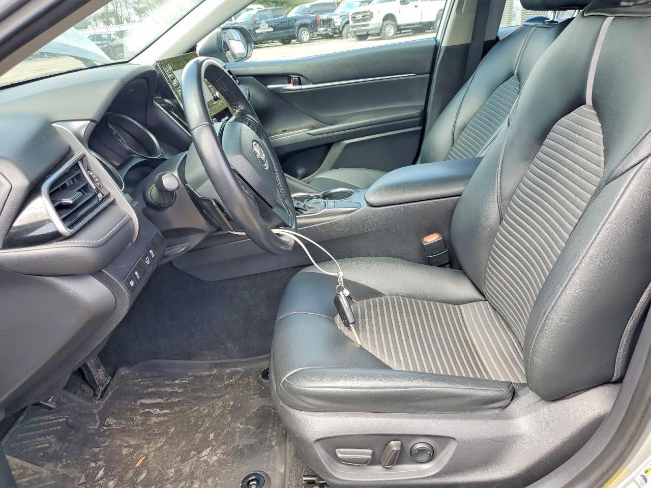 2022 Toyota Camry Se - Фото 7