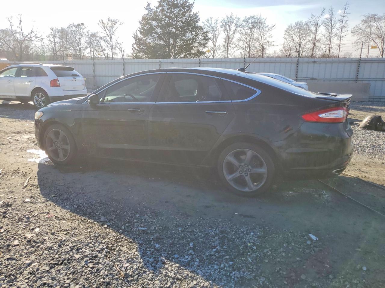 2016 Ford Fusion Titanium - Image 2