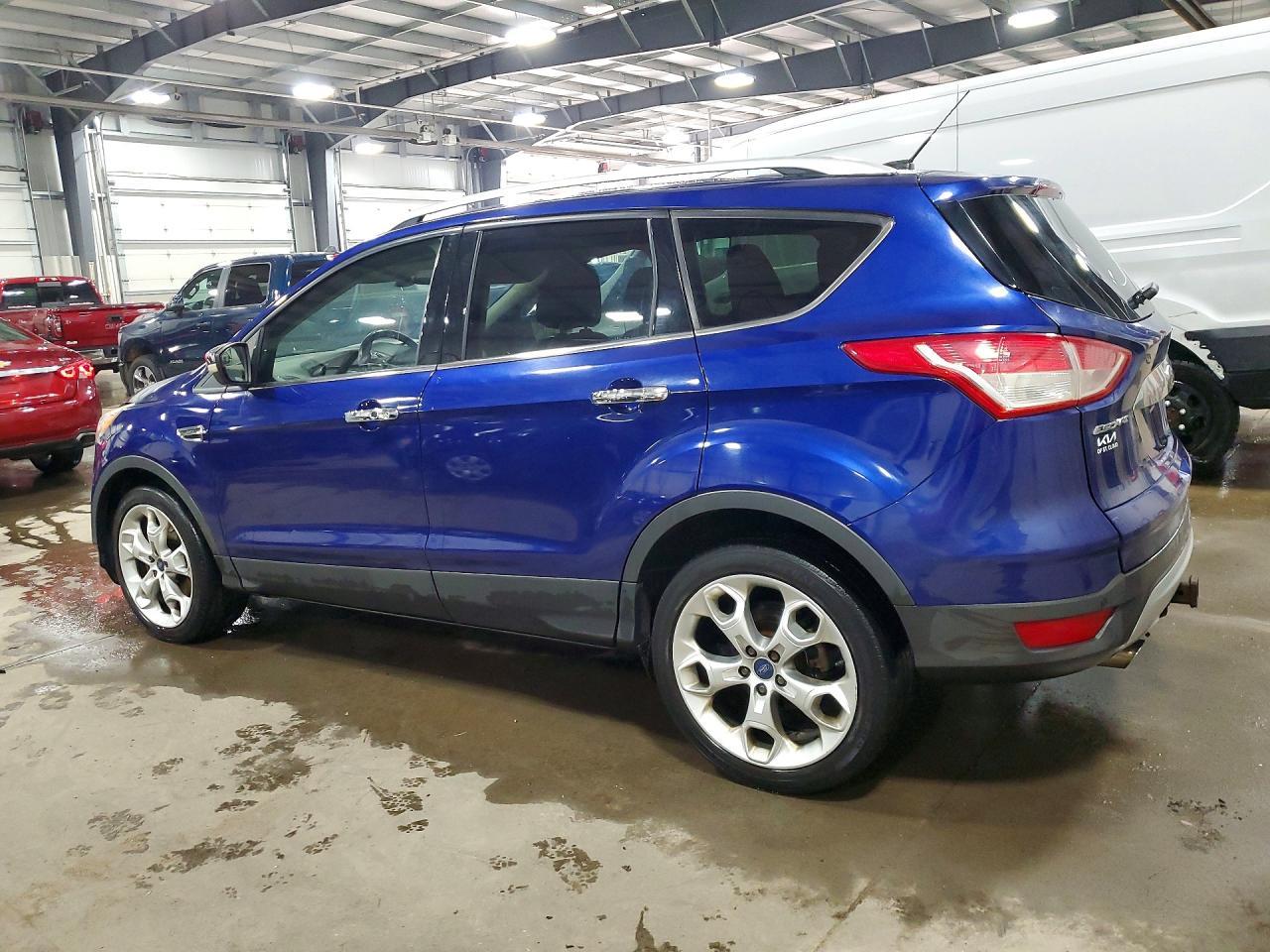 2015 Ford Escape Titanium - Фото 2