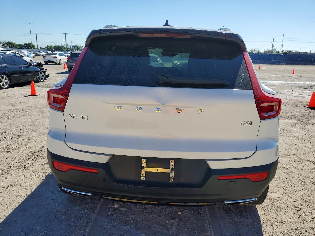 2020 Volvo Xc40 T4 R-Design - Фото 6