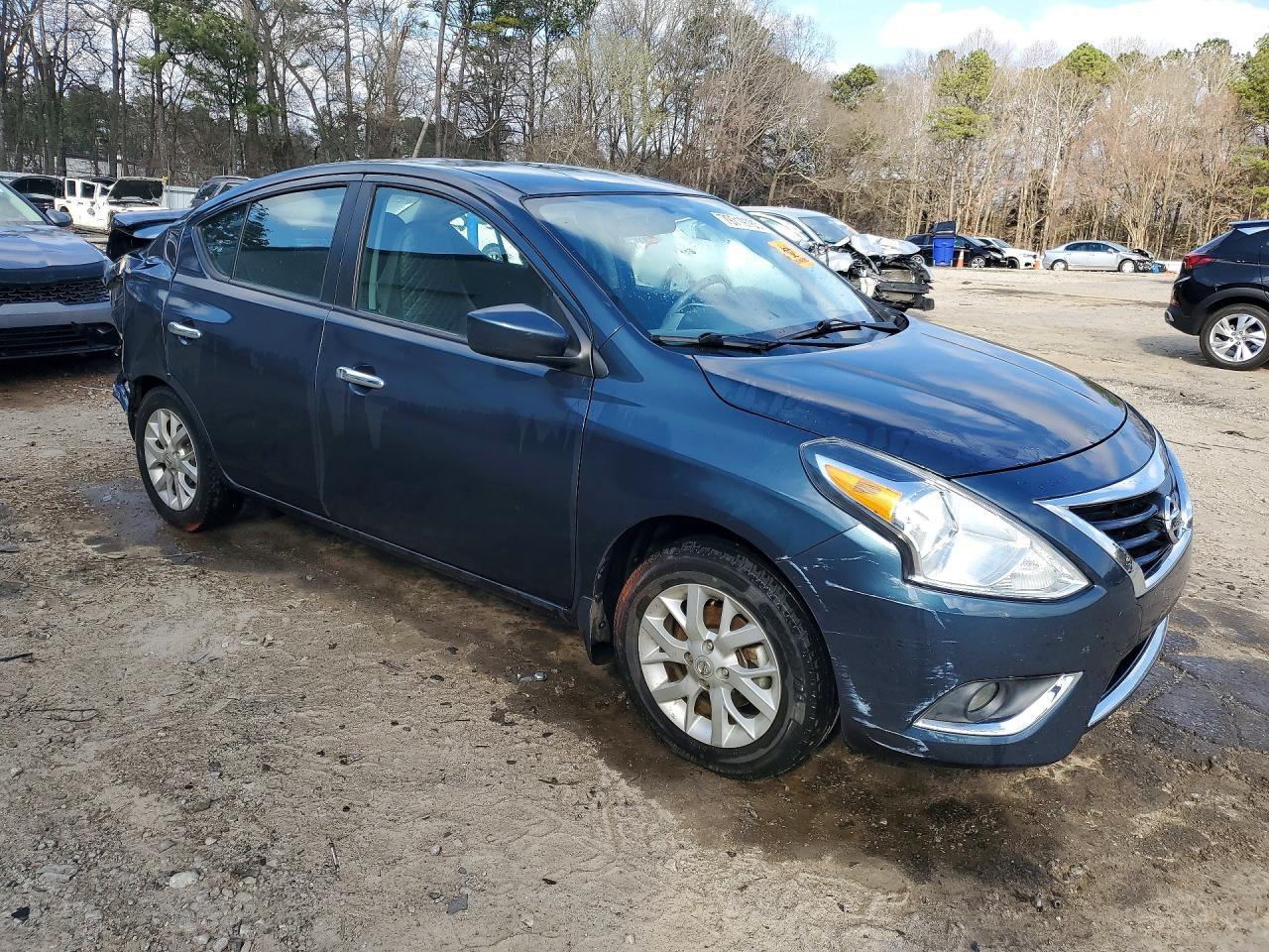 2017 Nissan Versa 1.6 S - Фото 4