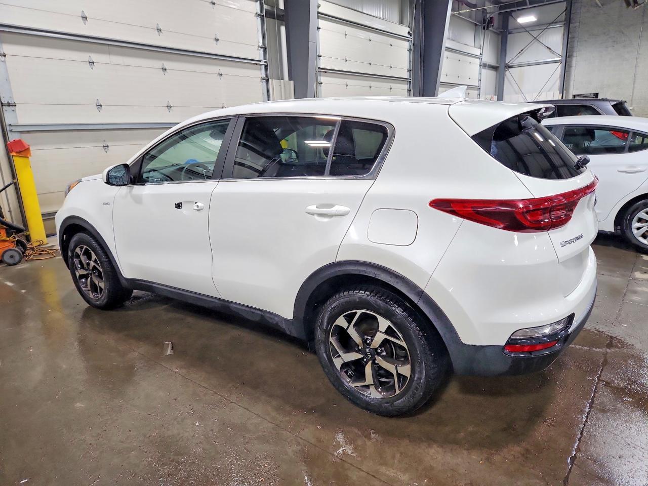 2022 Kia Sportage Lx - Image 2