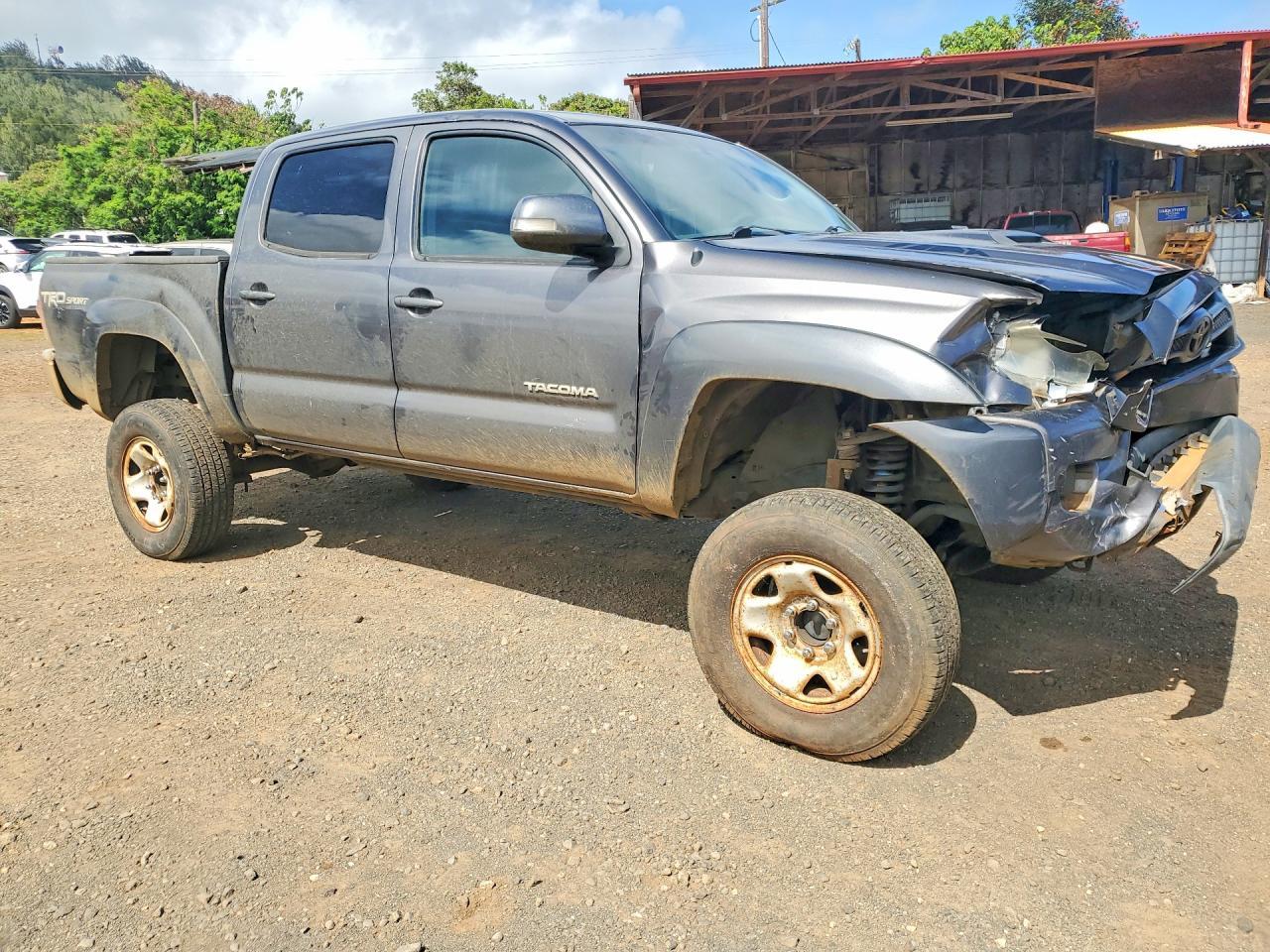 2015 Toyota Tacoma V6 - Image 4