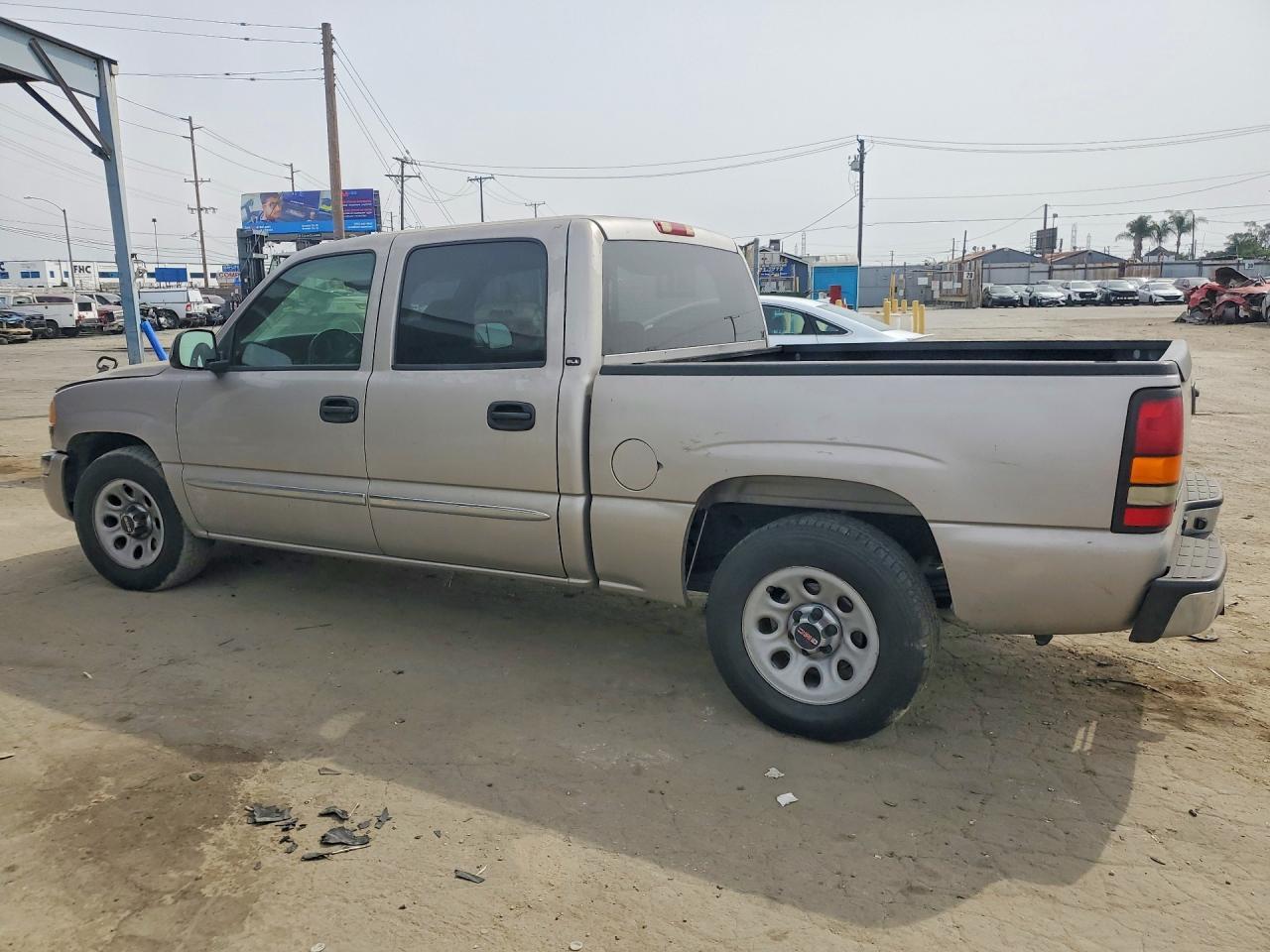 2005 GMC New Sierra C1500 - Фото 2
