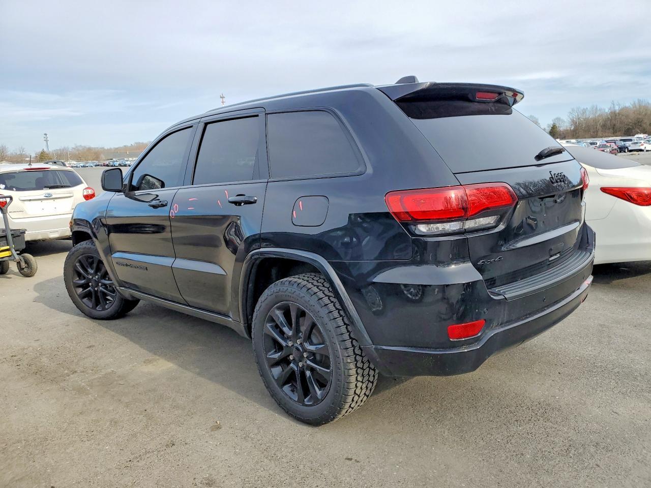 2020 Jeep Grand Cherokee Laredo - Фото 2