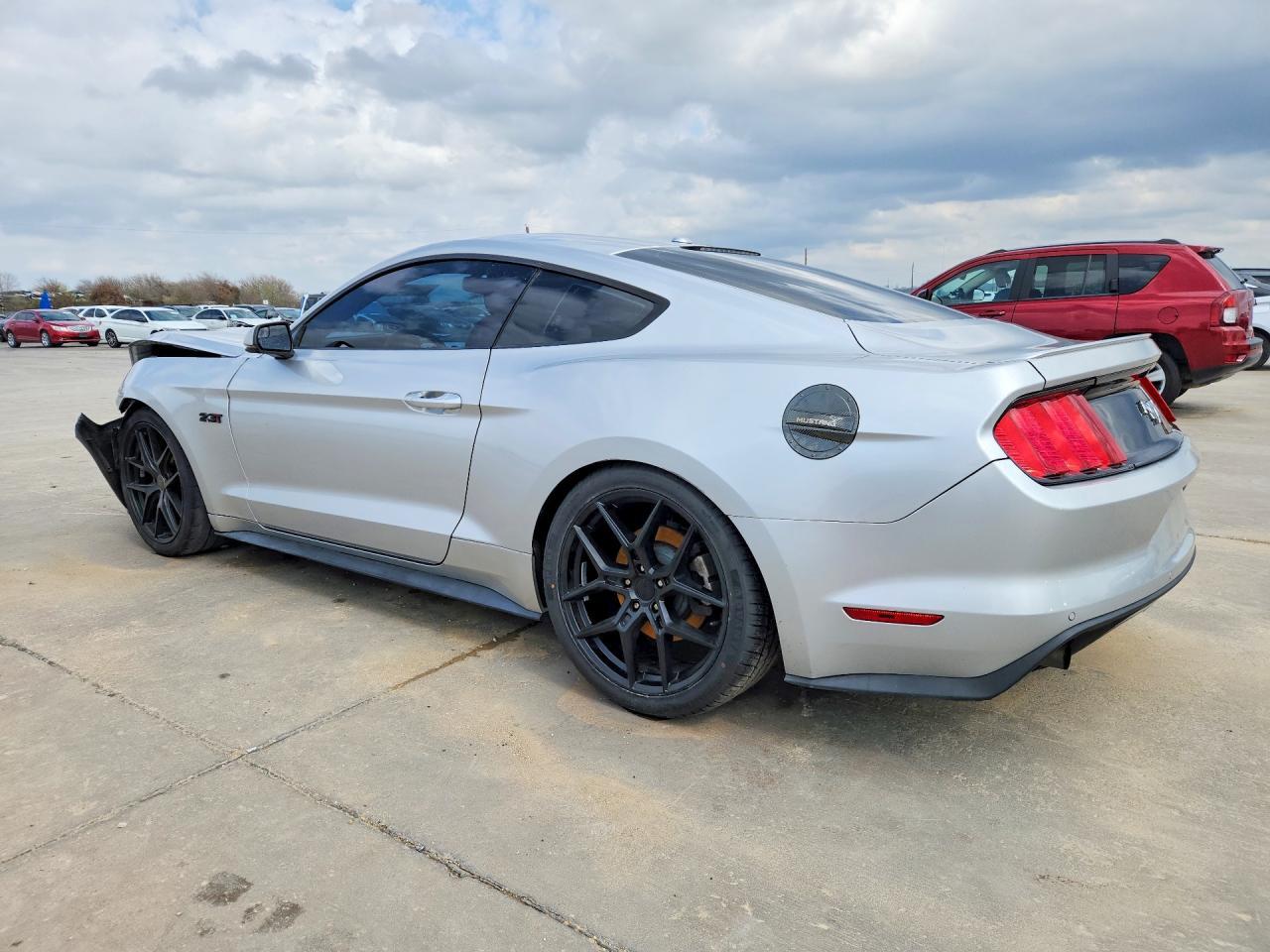 2016 Ford Mustang - Фото 2
