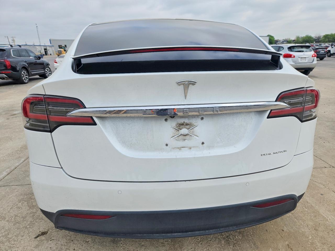 2020 Tesla Model X - Фото 6