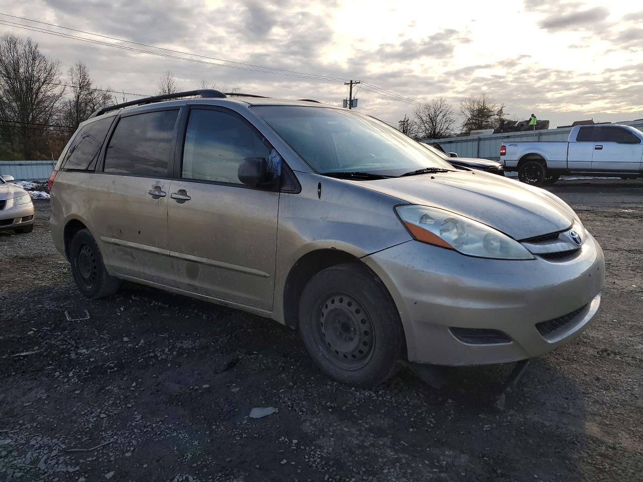 2009 Toyota Sienna Le - Фото 4