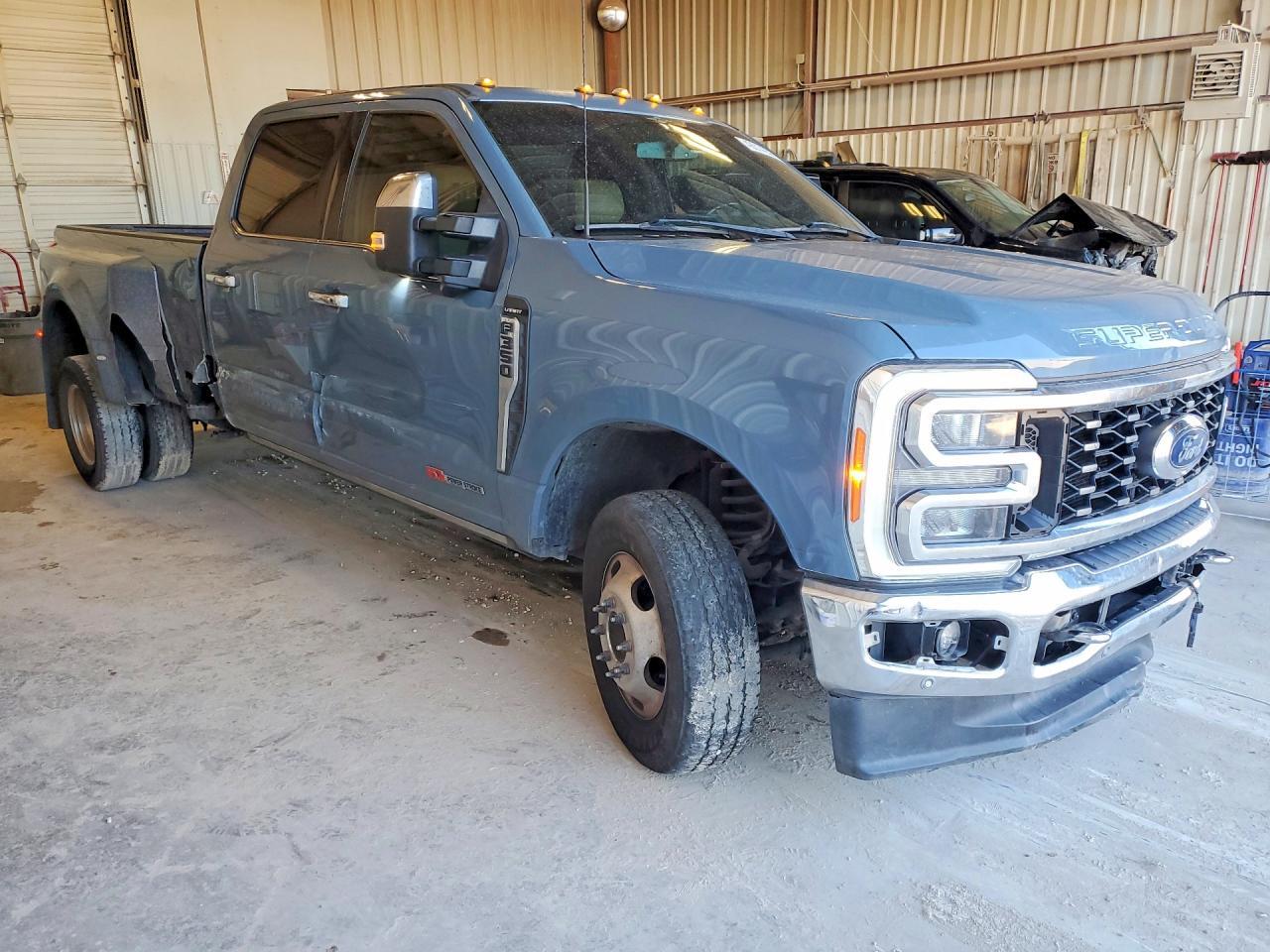 2023 Ford F350 Super Duty - Image 4