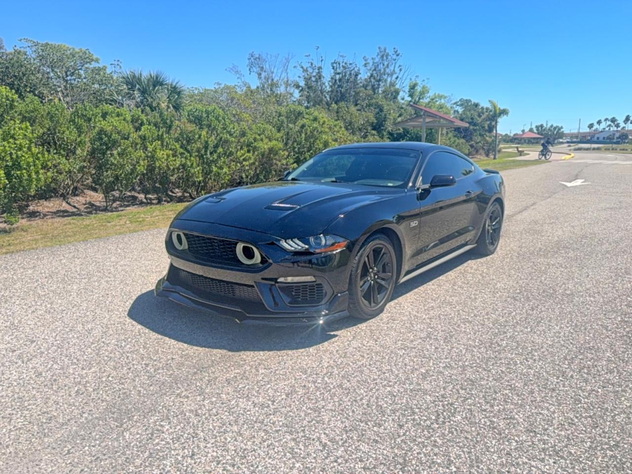 2020 Ford Mustang Gt - Фото 2