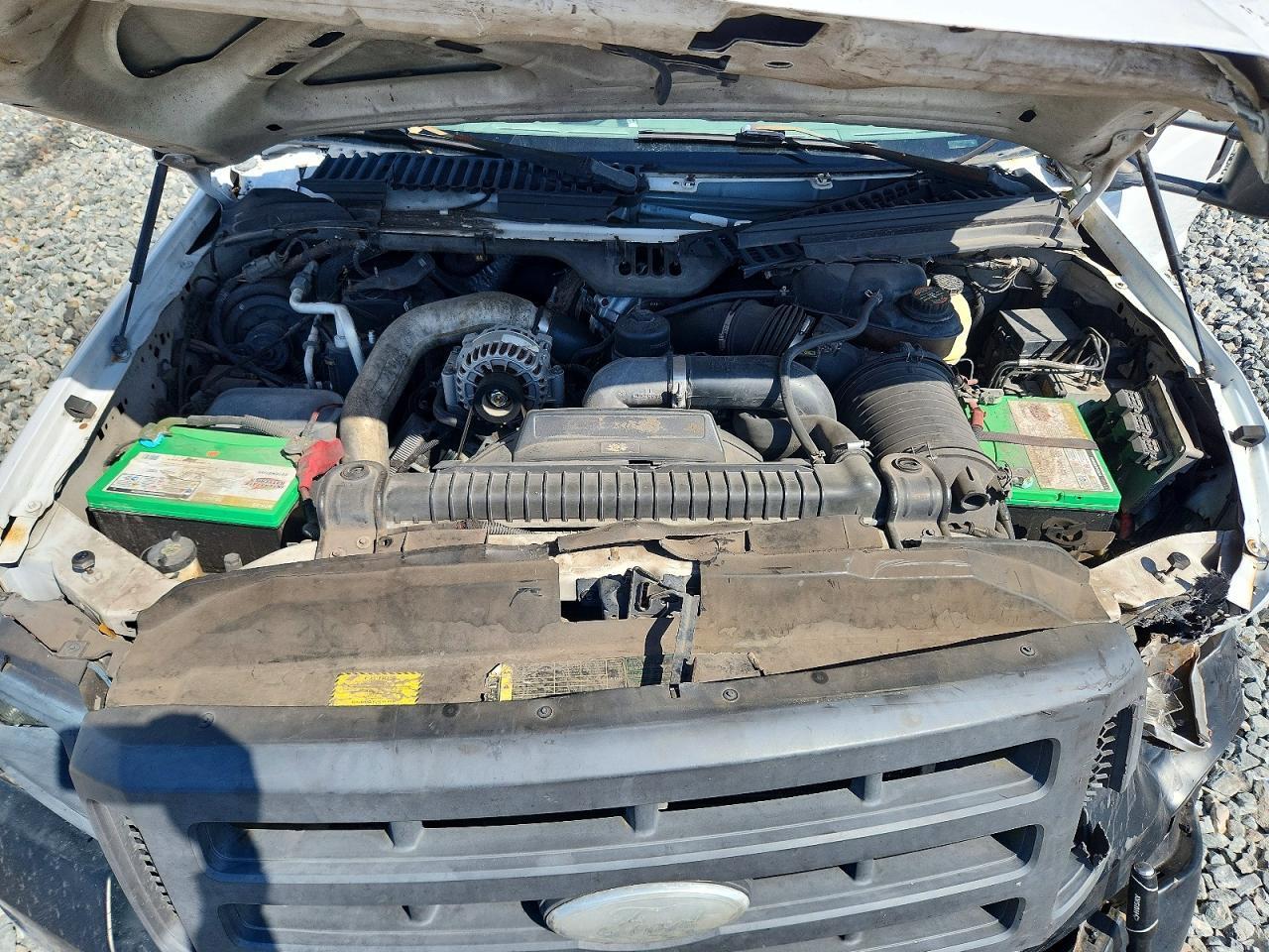 2005 Ford F550 Super Duty - Image 7