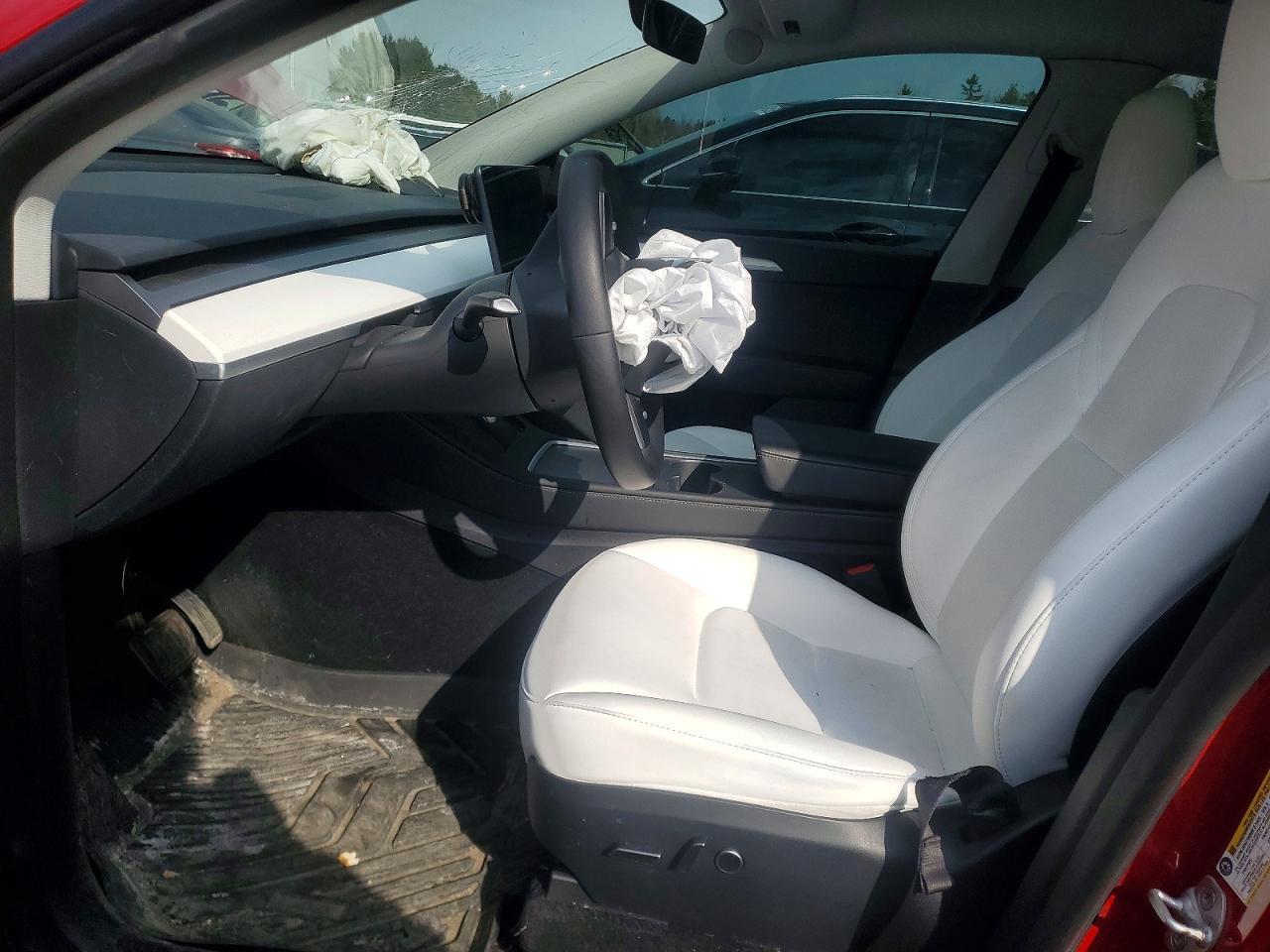 2023 Tesla Model Y - Image 7
