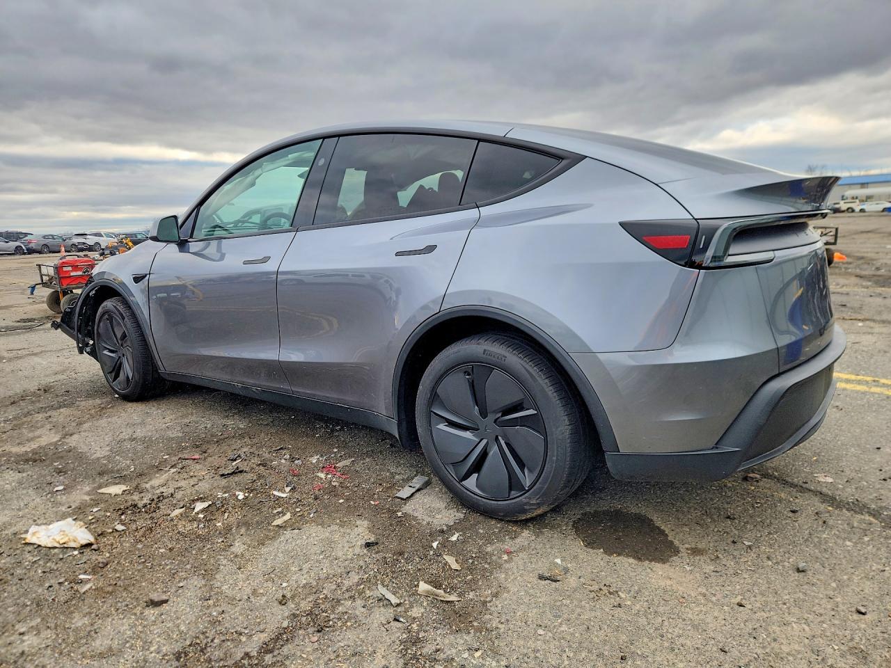 2026 Tesla Model Y - Фото 2