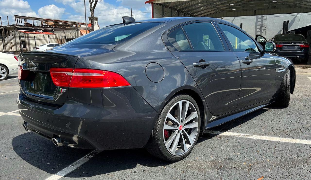 2019 Jaguar Xe S - Фото 4
