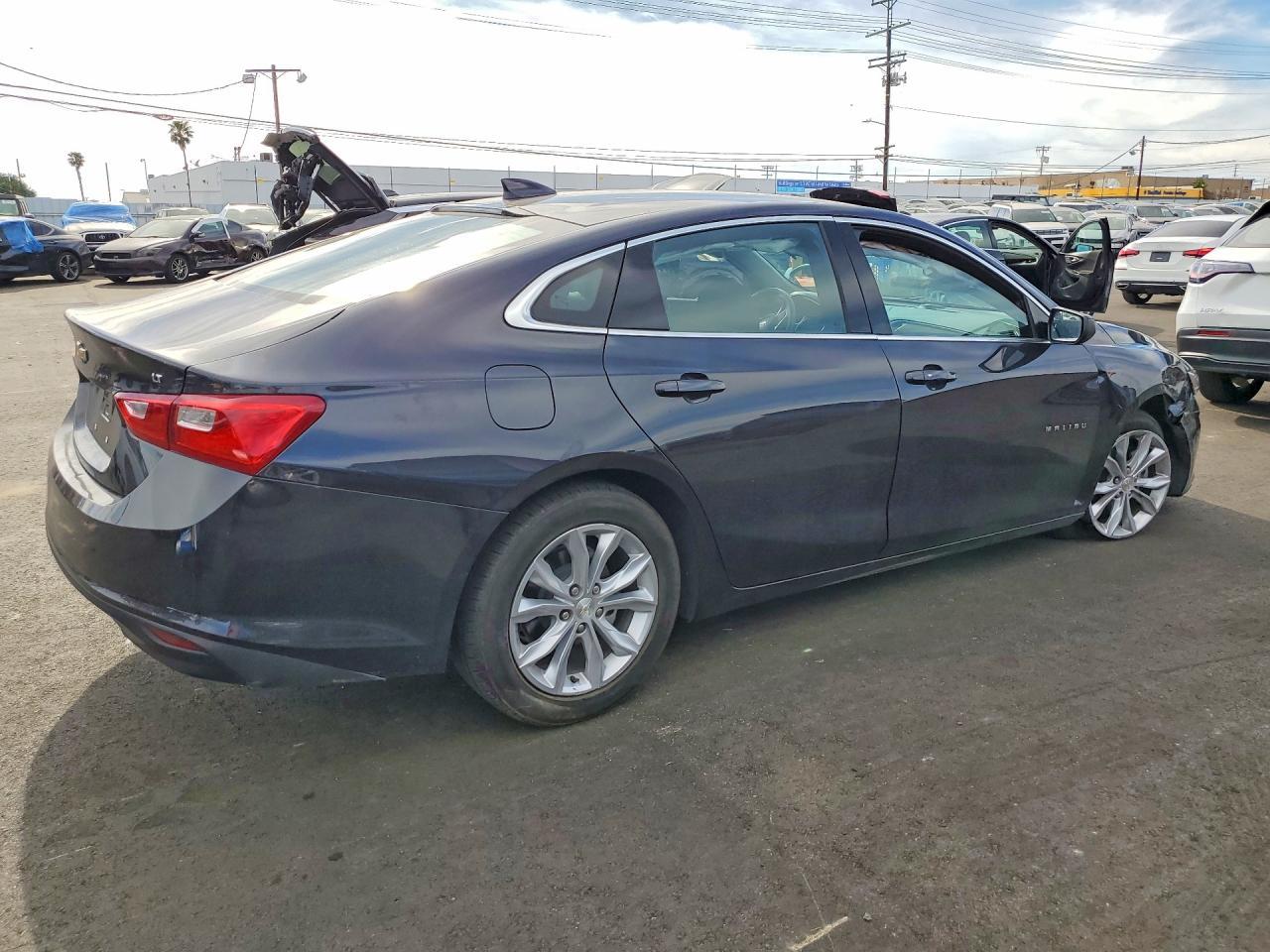 2023 Chevrolet Malibu Lt - Фото 3