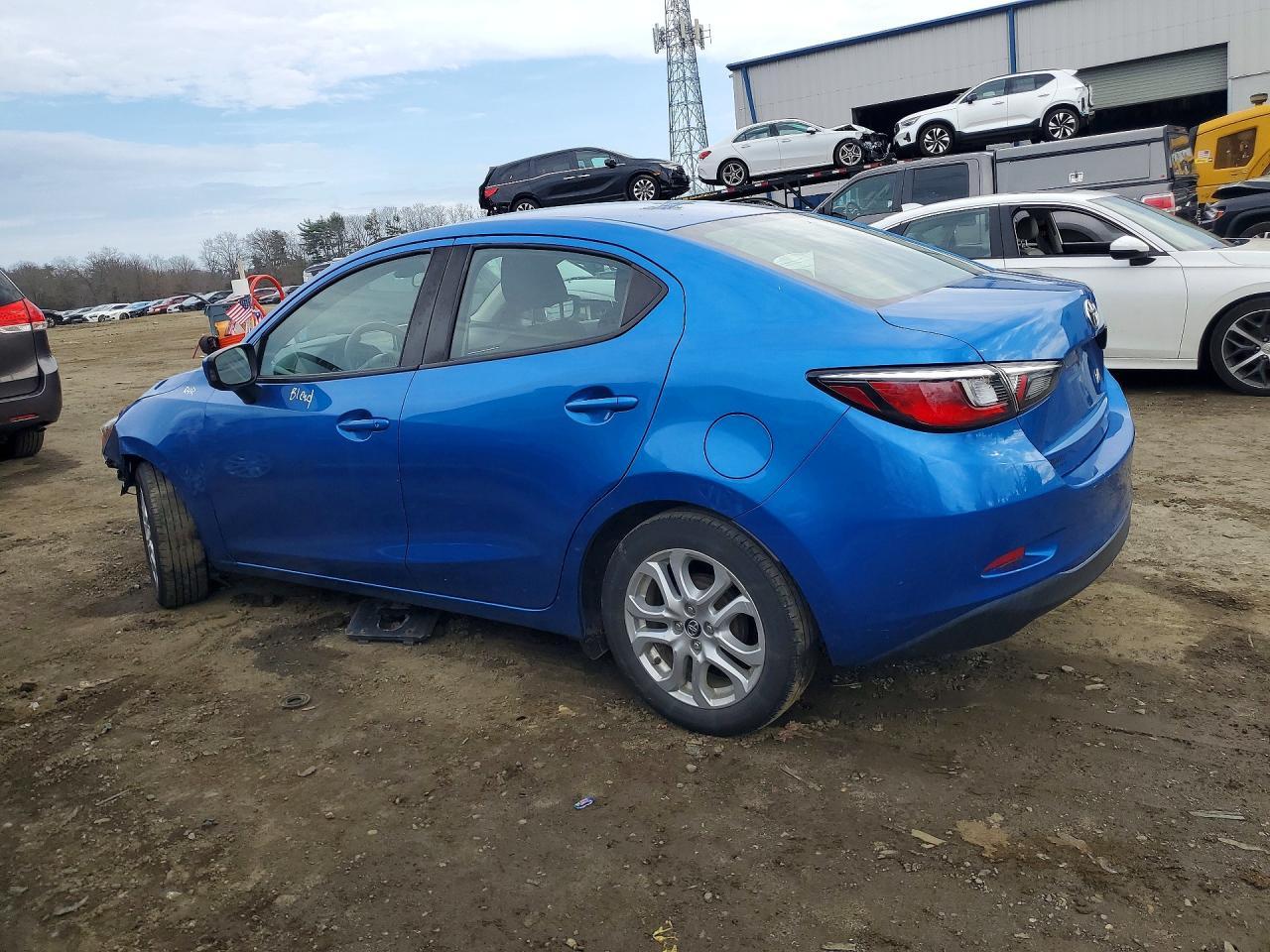 2018 Toyota Yaris Ia Base - Image 2