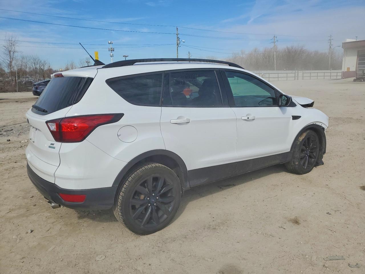 2019 Ford Escape Se - Фото 3