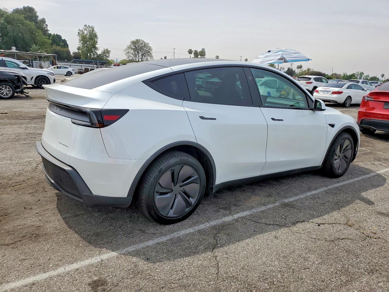 2026 Tesla Model Y - Image 3