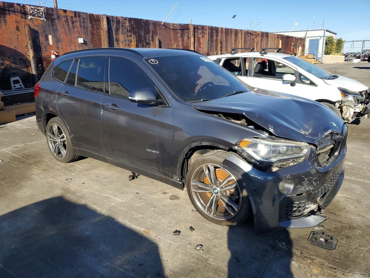 2016 BMW X1 xDrive28I - Фото 4