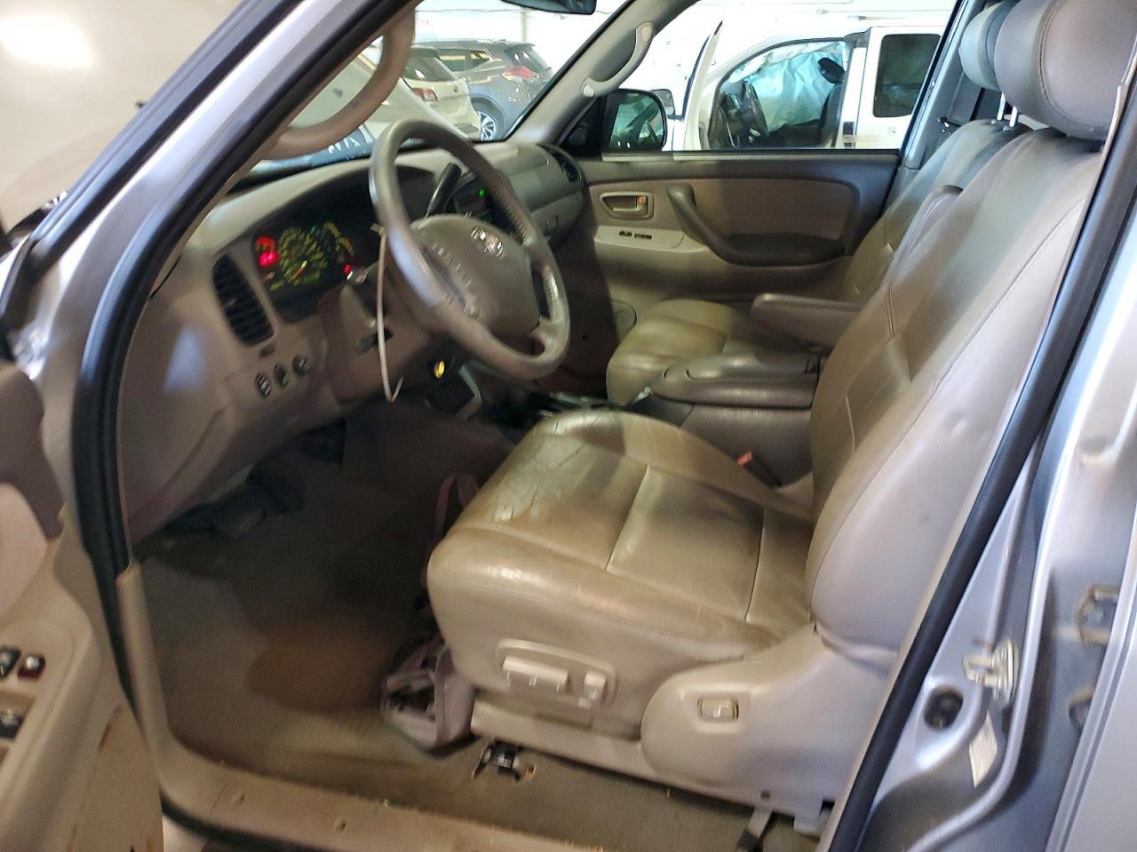 2003 Toyota Sequoia Sr5 - Image 7