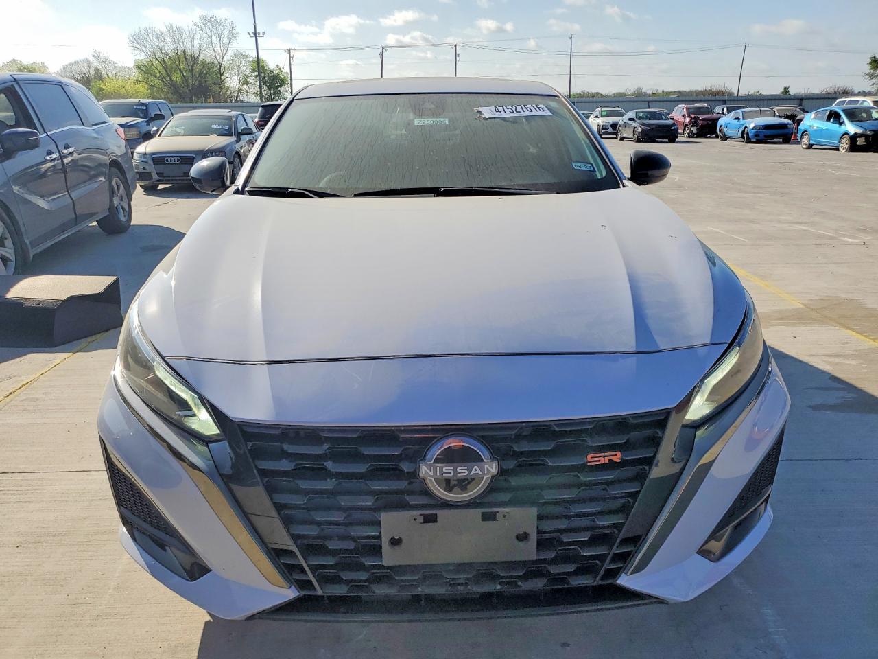 2025 Nissan Altima 2.5 Sr - Image 5