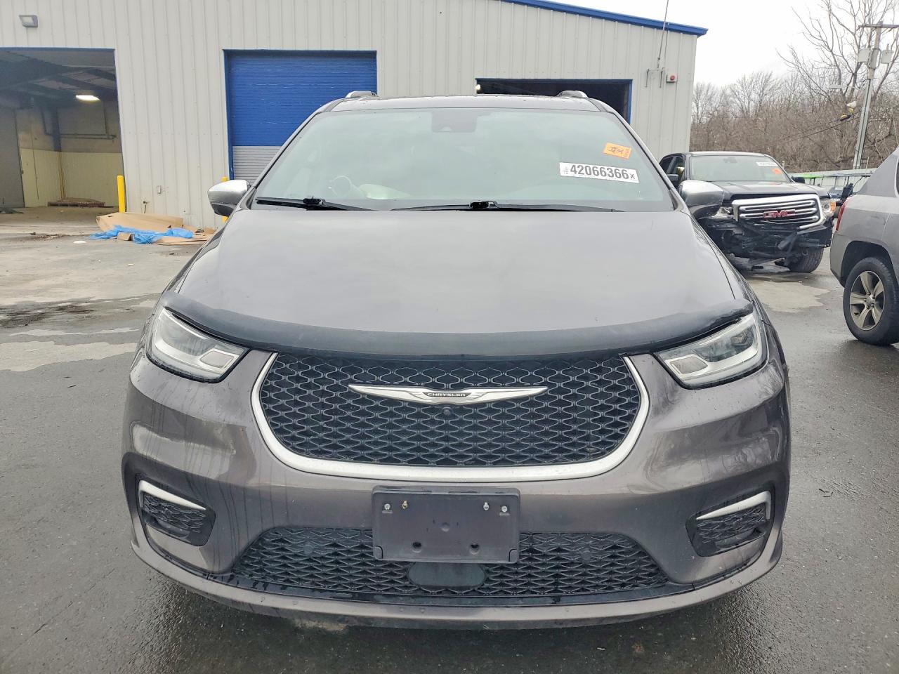2022 Chrysler Pacifica Hybrid Pinnacle - Image 5