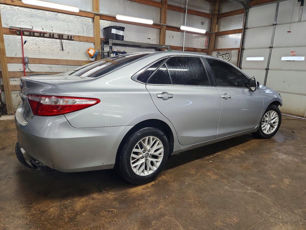 2016 Toyota Camry Le - Image 3