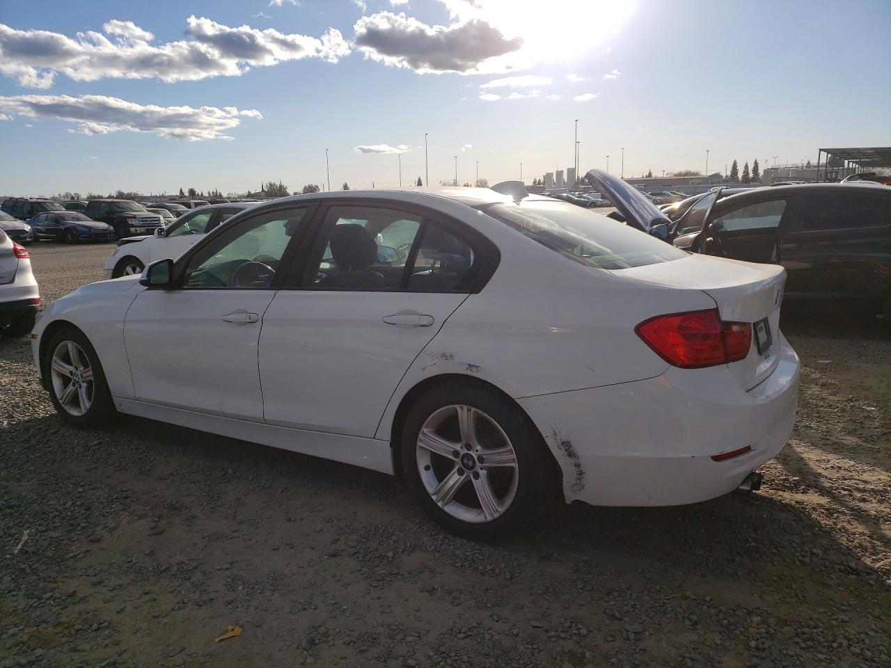 2014 BMW 328 I Sulev - Фото 2