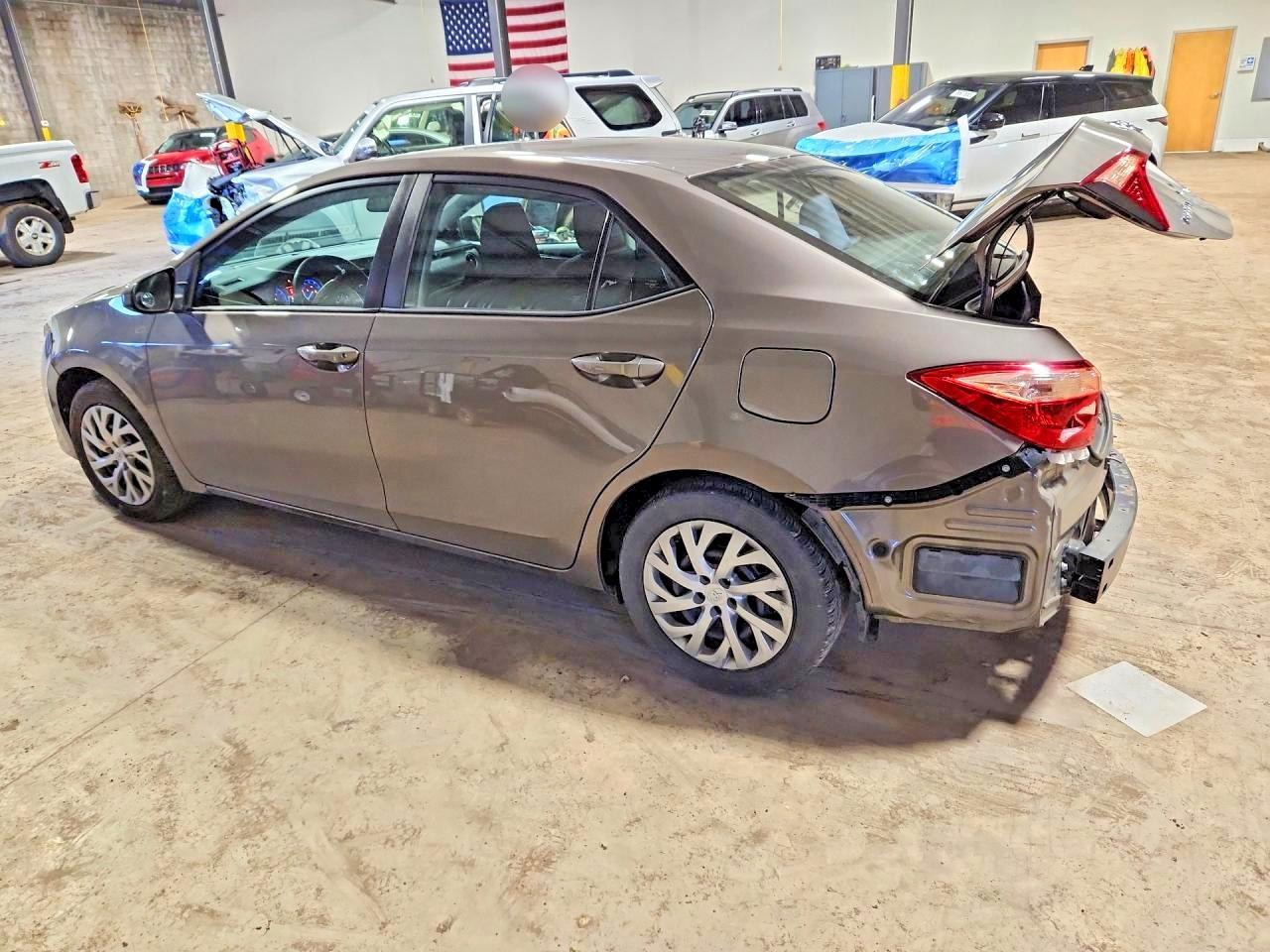 2019 Toyota Corolla Le - Фото 2