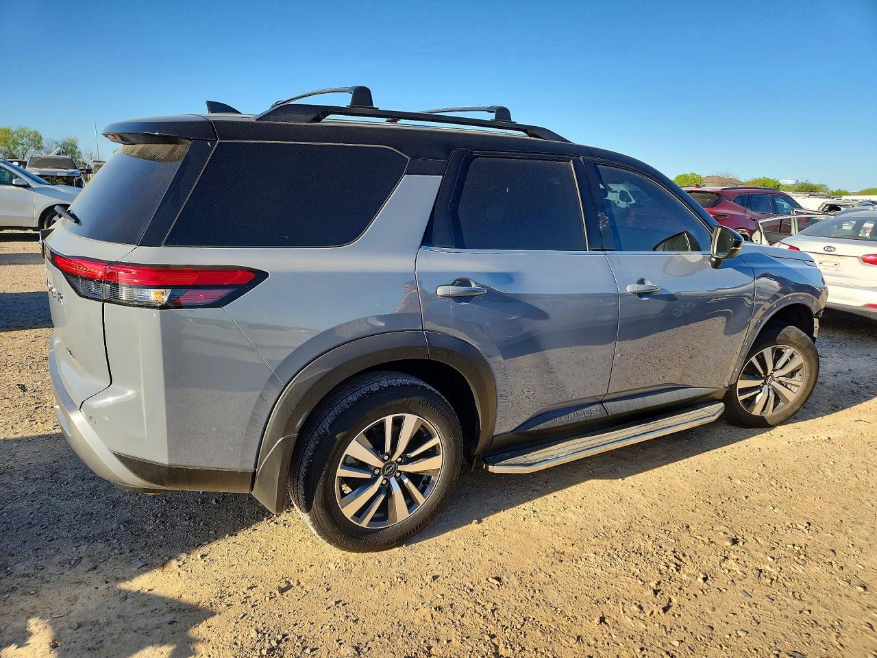 2024 Nissan Pathfinder Sl - Фото 3