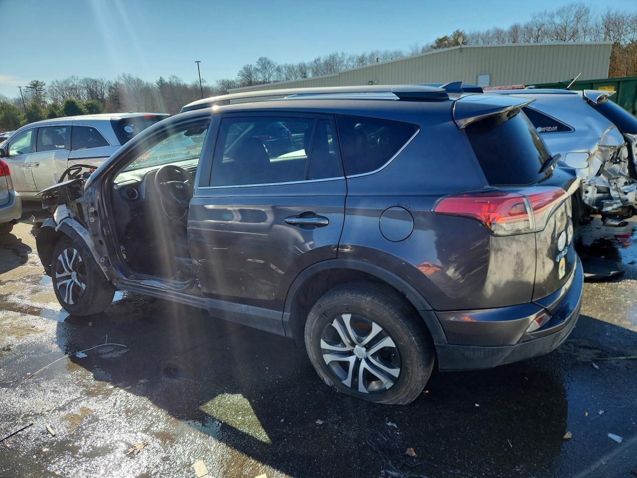 2017 Toyota Rav4 Le - Фото 2